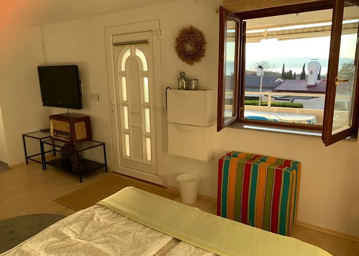 Janko By El-pi Tours Lägenhet Njivice