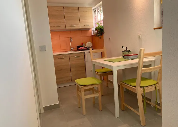 Janko By El-pi Tours Nijvice